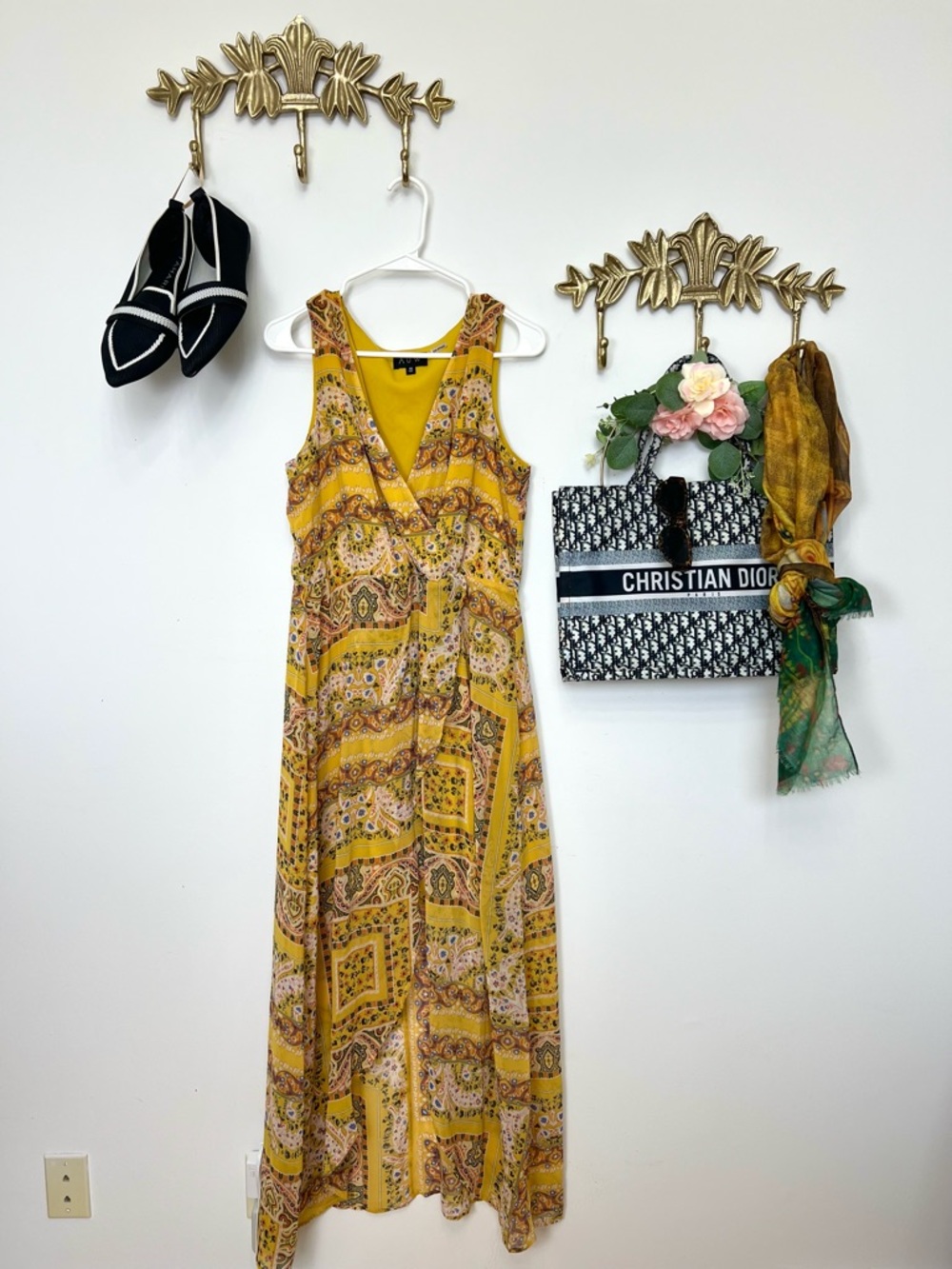 AUW Yellow Paisley Print Sleeveless Maxi Dress M/L ptp 21” l 56.5”